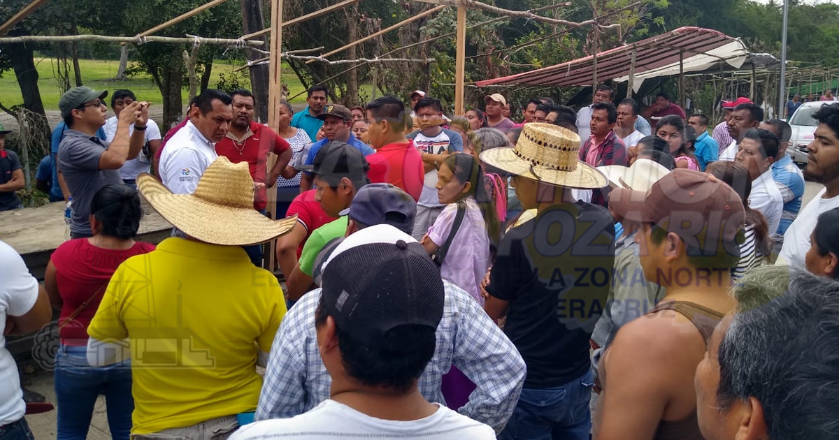 Intentan desplazar a los artesanos del Tajín