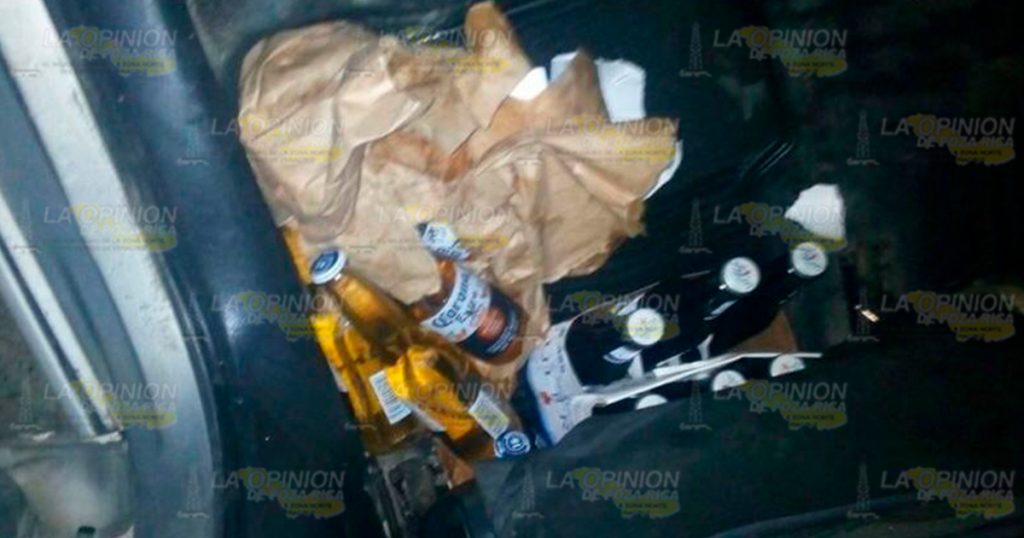 Taxista destroza su unidad, sobre el bulevar Manuel Maples Arce en Tuxpan