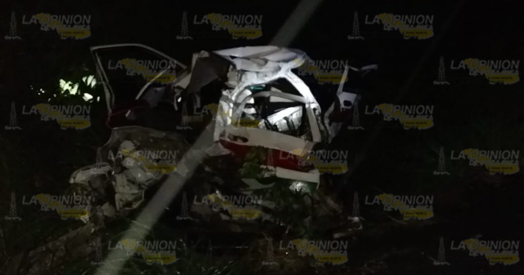 Taxista muere en volcadura