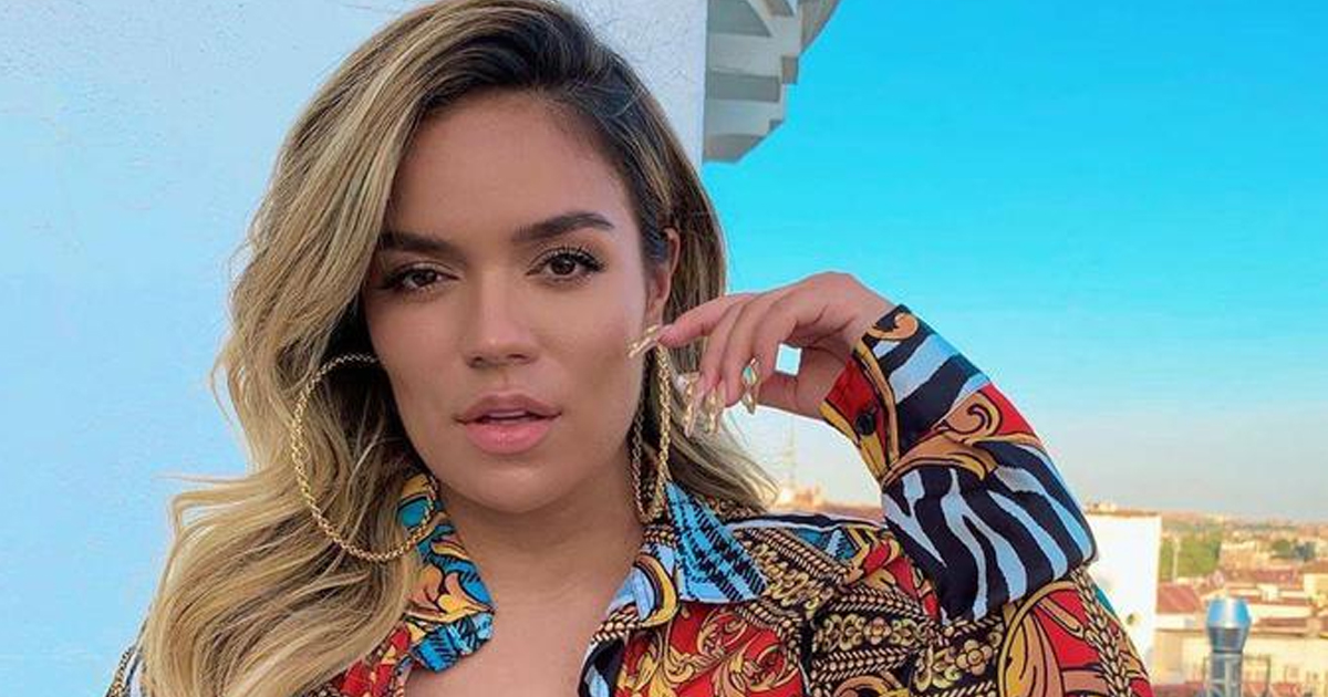 Karol G habría atacado a Bad Bunny tras vestirse como mujer en su video