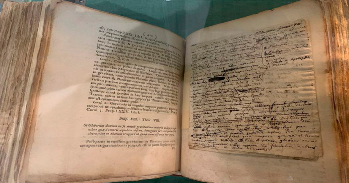 Encuentran copia rara de manuscrito de Isaac Newton