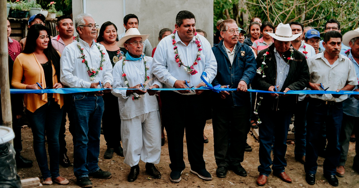 Obras de saneamiento ambiental en núcleos mazatecas y totonacas
