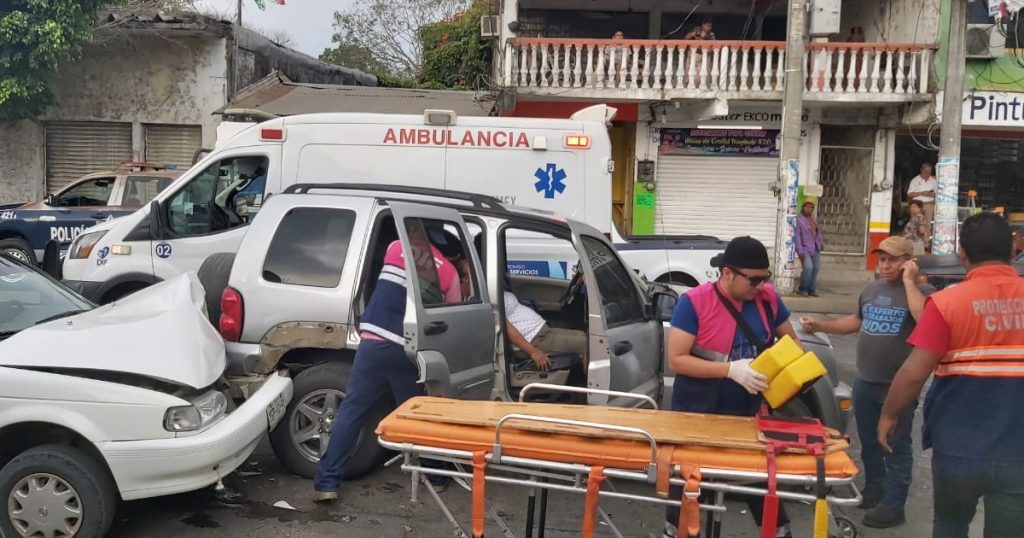 Carambolazo mañanero deja una mujer lesionada