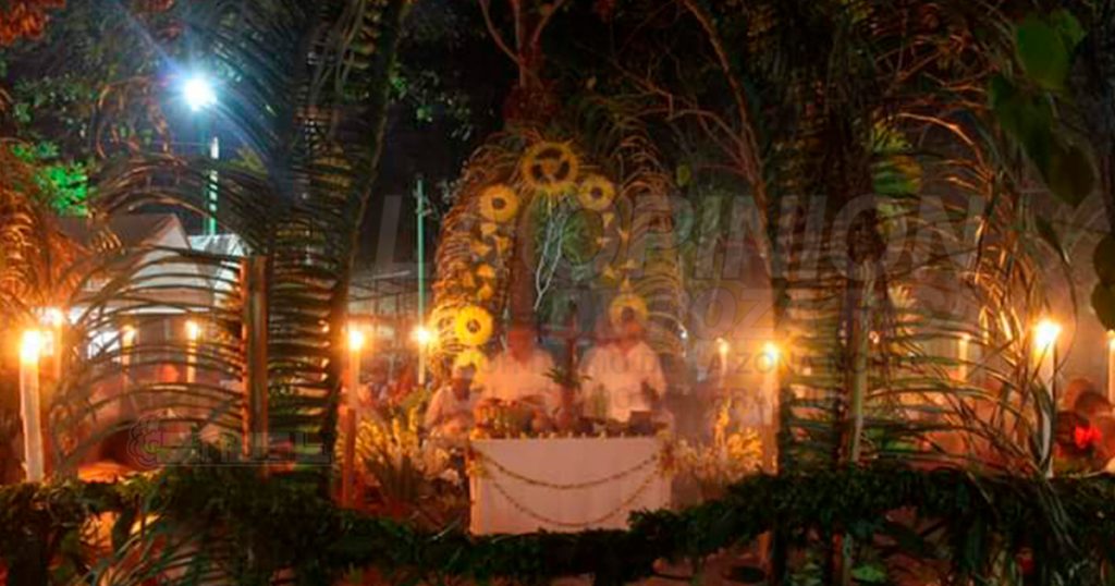 Totonacas celebran a la Corona de Espinas