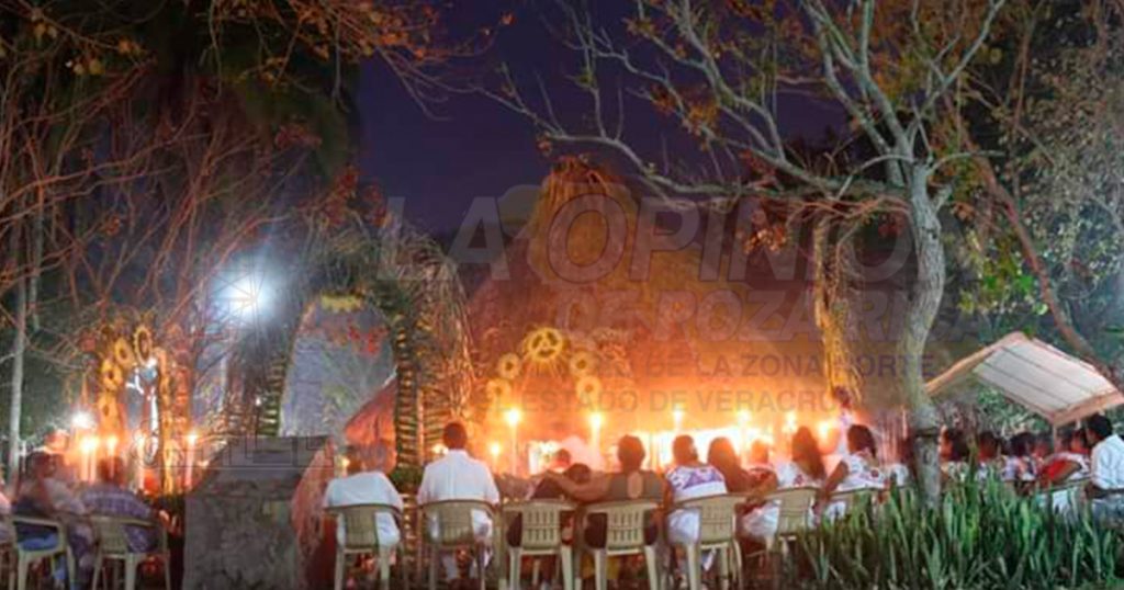 Totonacas celebran a la Corona de Espinas