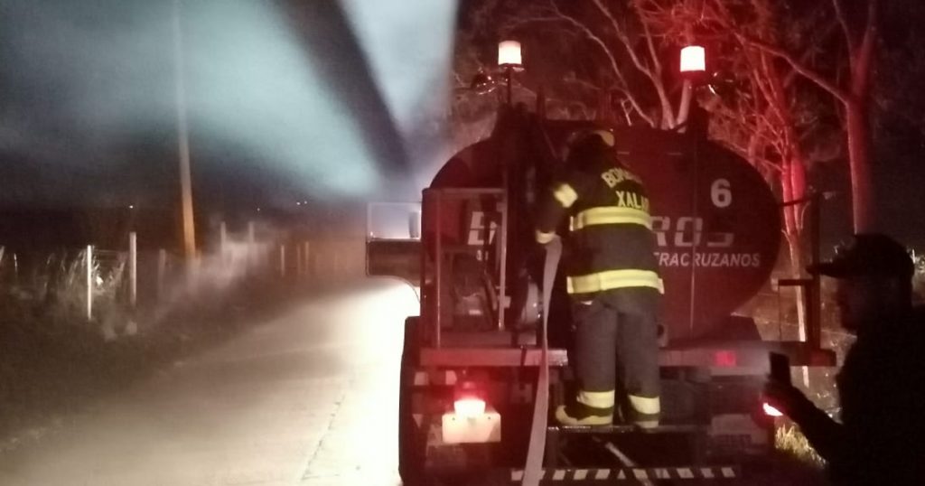 Arde zona rural, atienden bomberos