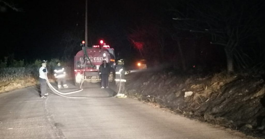 Arde zona rural, atienden bomberos