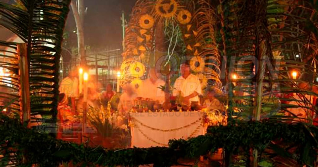 Totonacas celebran a la Corona de Espinas