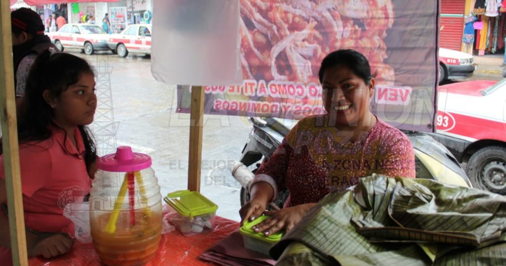 Trabajando arduamente, como todos los días en Poza Rica