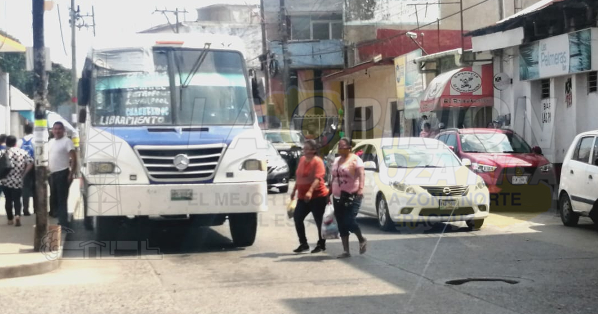 Sanearan el transporte público de Tuxpan