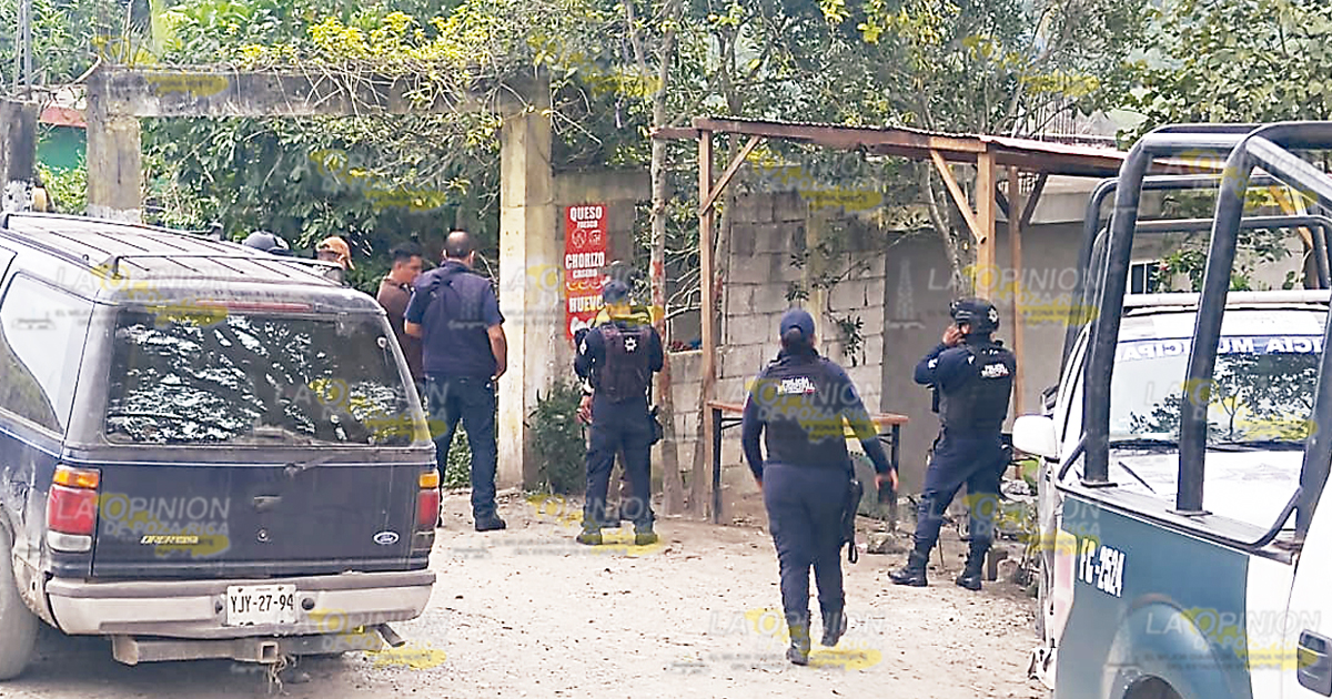 Escapó por la puerta falsa, Se ahorcó en su cuarto