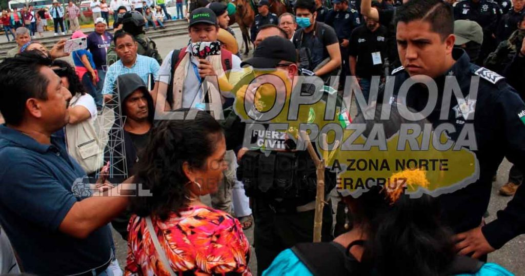 Choque entre campesinos y Fuerza Civil en el parque Temático Takilsukutl