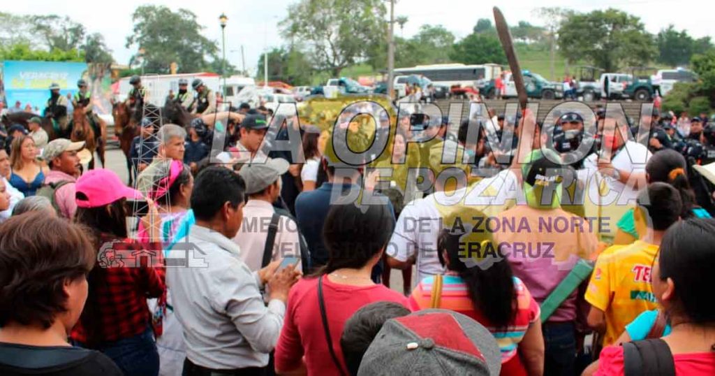 Choque entre campesinos y Fuerza Civil en el parque Temático Takilsukutl