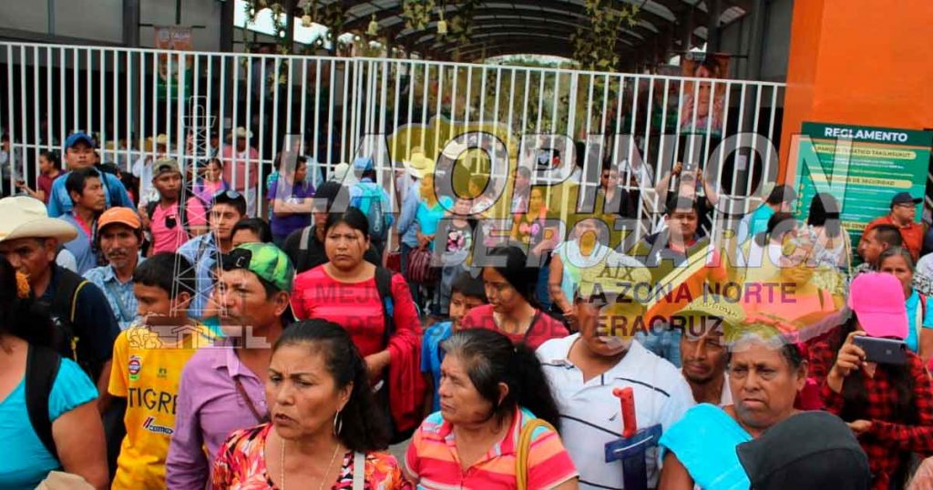 Choque entre campesinos y Fuerza Civil en el parque Temático Takilsukutl
