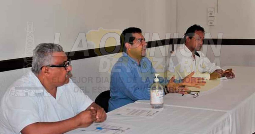 Alcalde de Naranjos se reúne con comerciantes