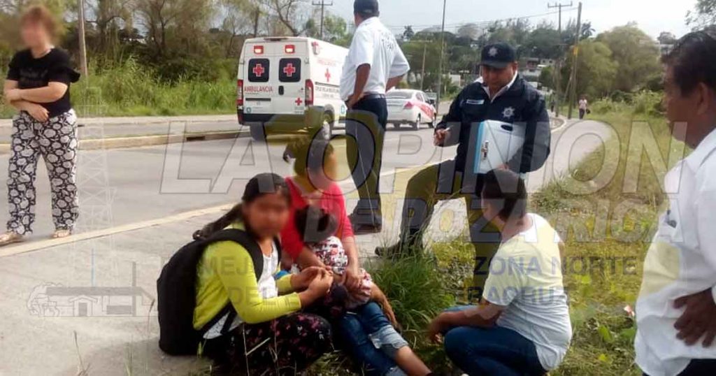 Automóvil impacta a camión de la línea SUT en el libramiento Adolfo López Mateos