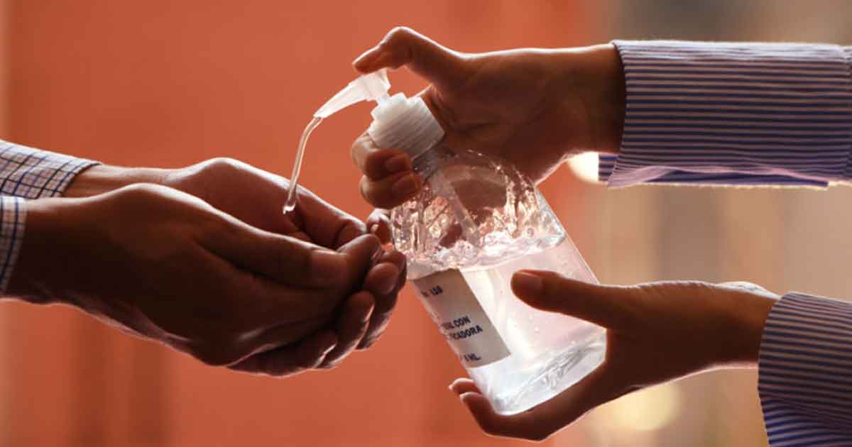 Comienzan primeras denuncias por precios injustificados de cubrebocas y gel antibacterial