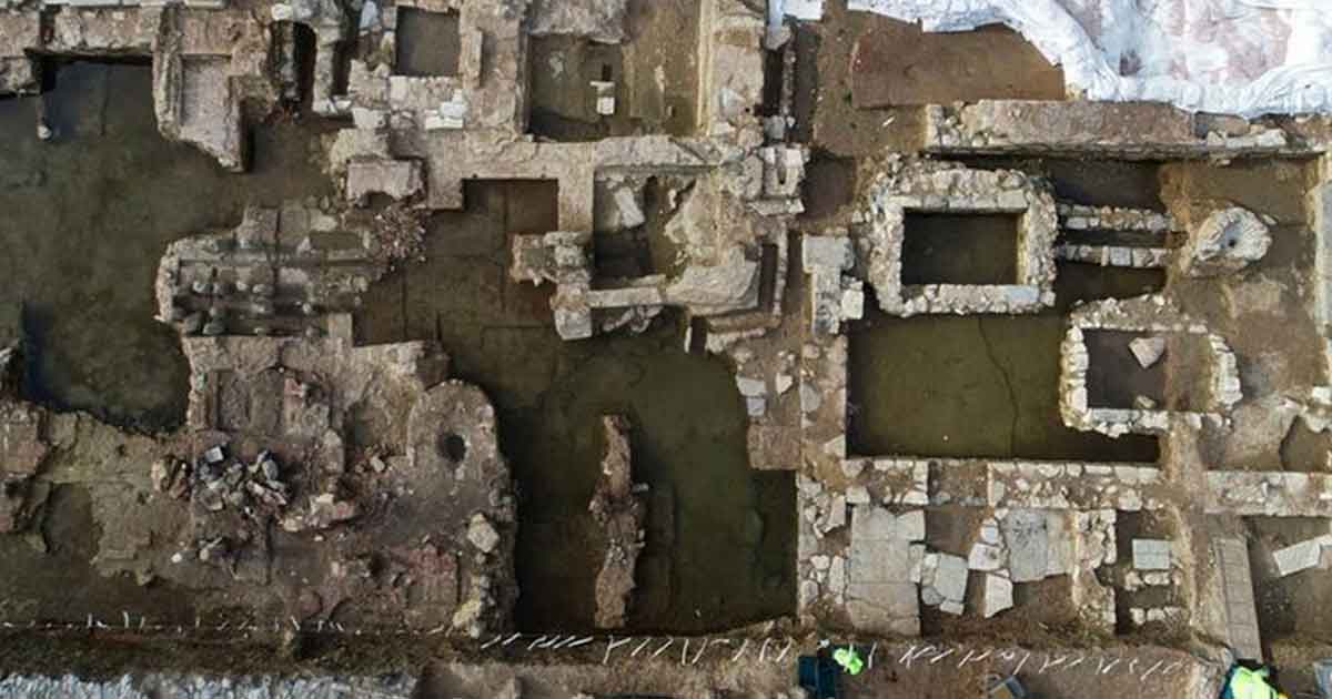 Tumbas Ricas son reveladas rurante la excavación del metro
