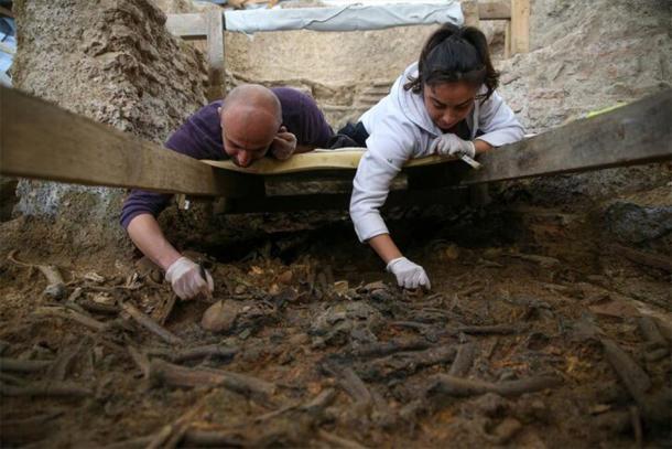 Tumbas Ricas son reveladas rurante la excavación del metro