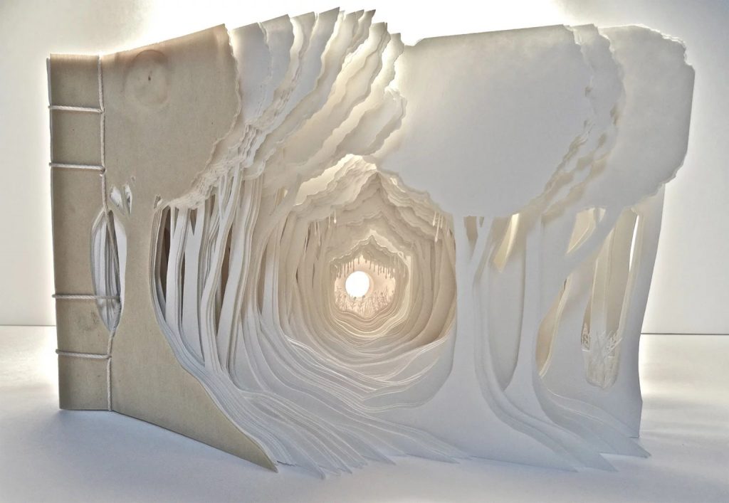 El delicado mundo de capas de papel de Ayumi Shibata