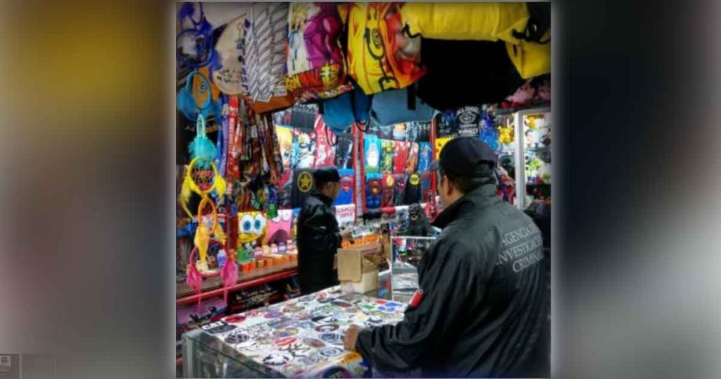 Decomisan más de 100 piezas pirata en tiendas