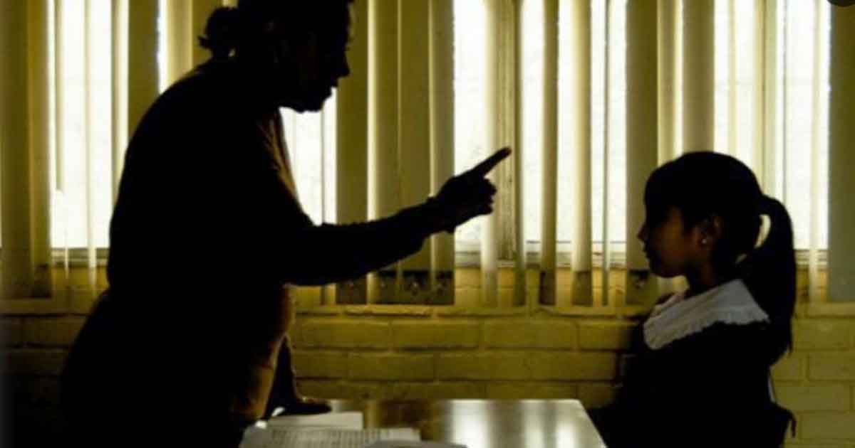 Despiden a maestra de preescolar de Querétaro por maltratar a un alumno