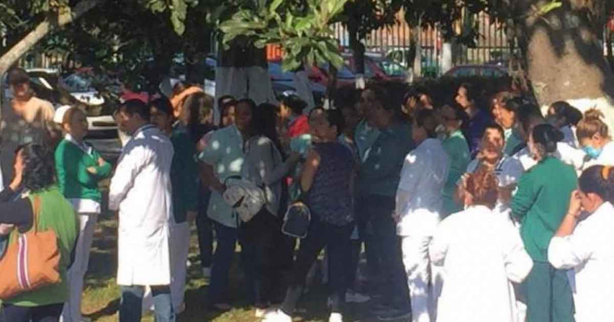 Clínica 66 del IMSS en Xalapa de brazos caídos por Covid 19