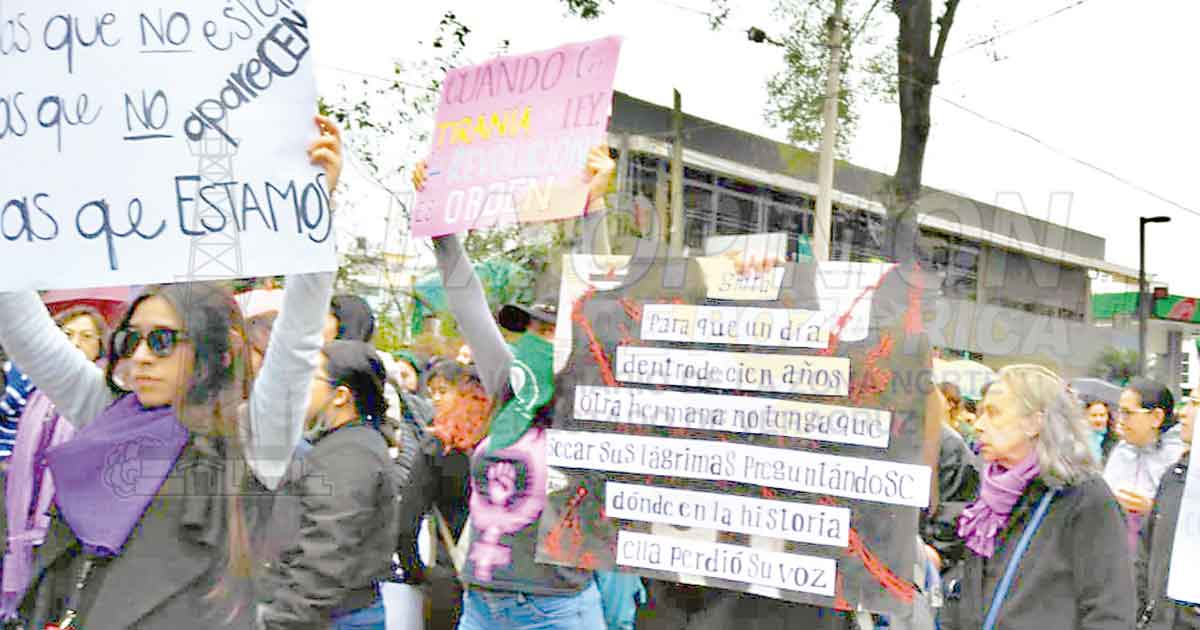 Marchan por el Día de la Mujer