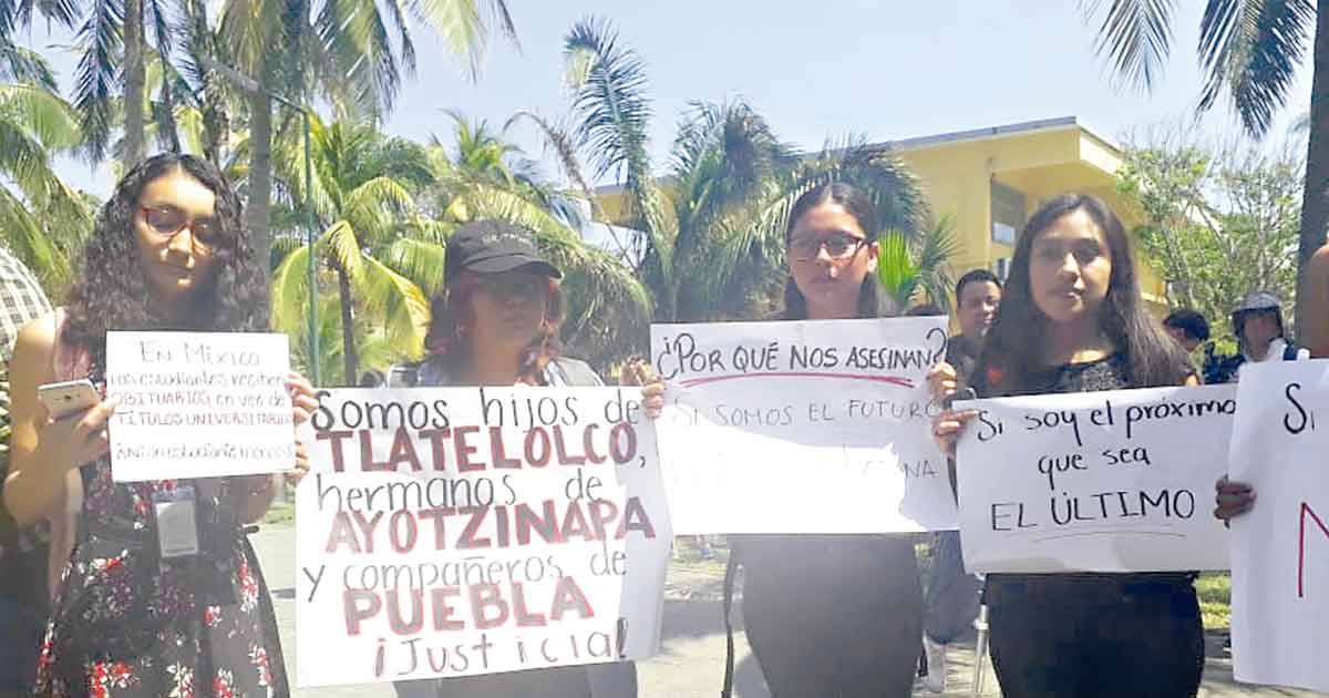 Protestan estudiantes de las cinco facultades del Campus Mocambo