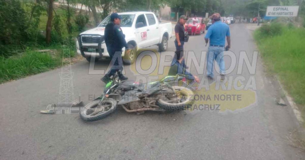 Motociclista herido al chocar contra camioneta en Espinal