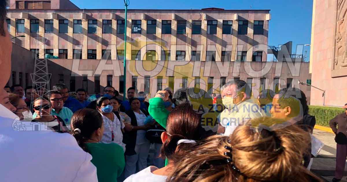 No hay cubrebocas ni gel en el Seguro