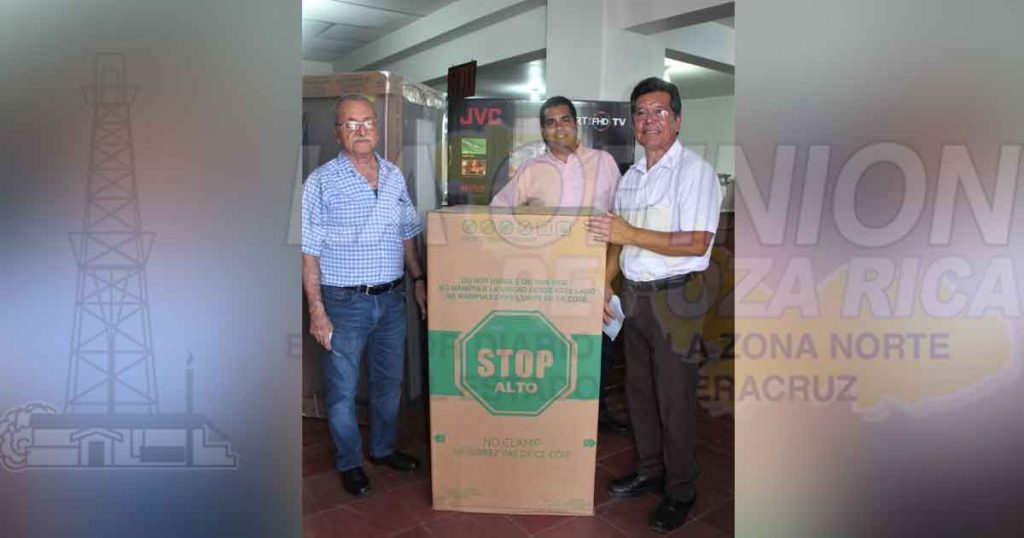 Premia municipio a contribuyentes cumplidos