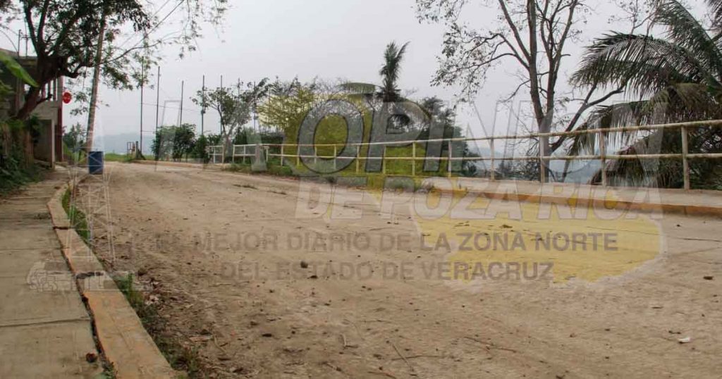 Puente a punto de colapsar: une a la colonia Fausto Dávila Solís y Vicente Herrera