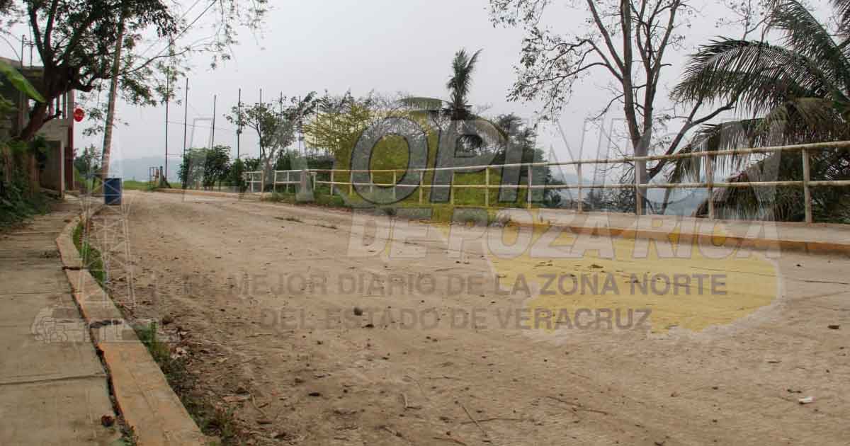 Puente a punto de colapsar: une a la colonia Fausto Dávila Solís y Vicente Herrera