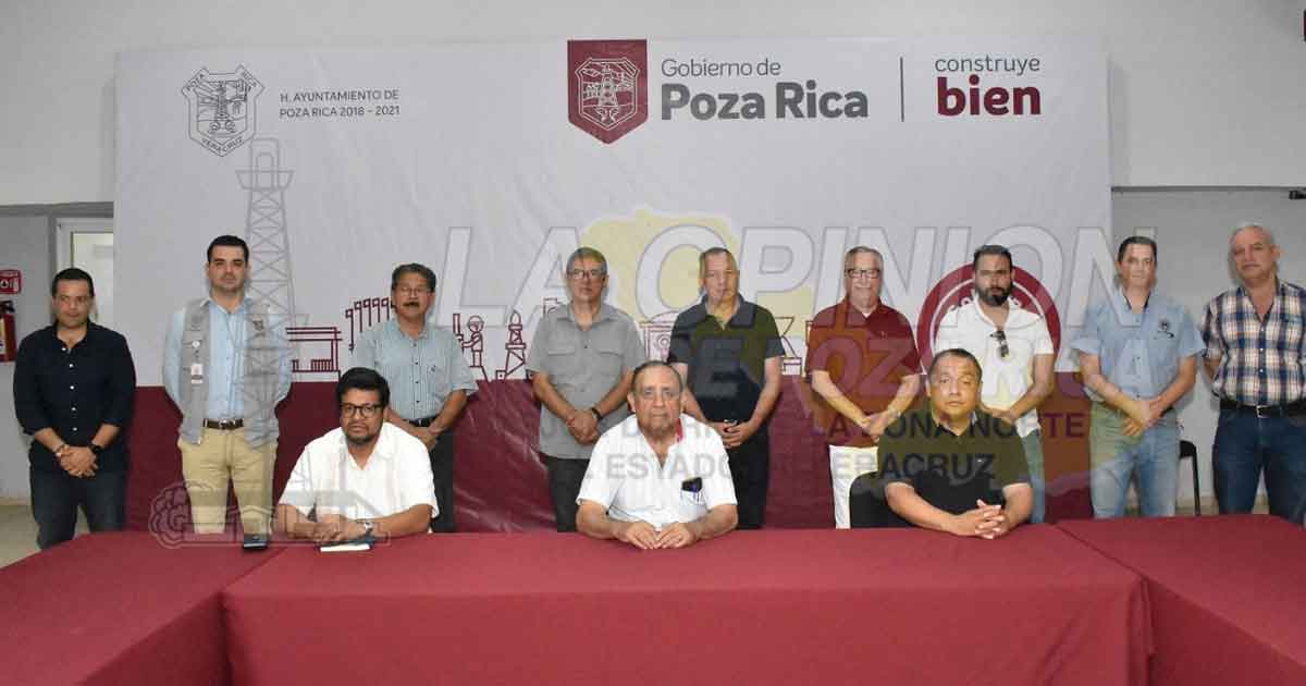 Se reúne presidente municipal con representantes empresariales
