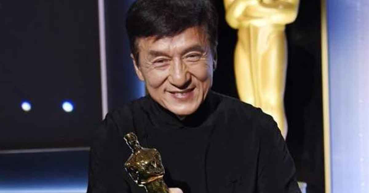 Jackie Chan tranquiliza a sus fans y confirma que no tiene el coronavirus