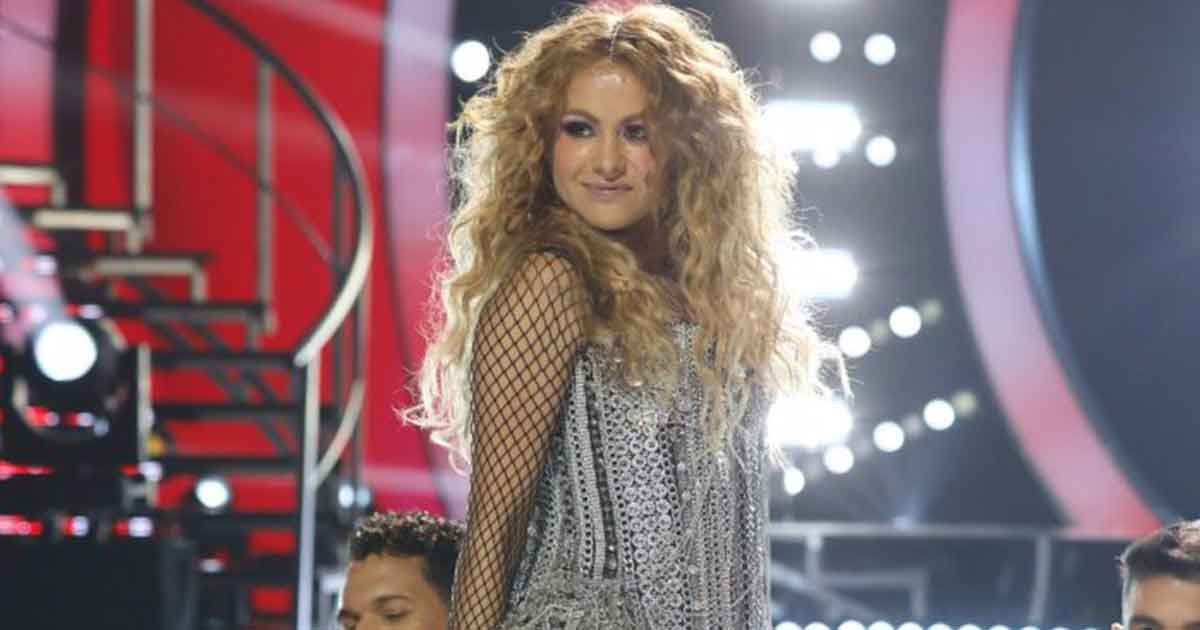 El deslumbrante look de Paulina Rubio con el que celebra el 20 aniversario de su disco ‘Paulina’