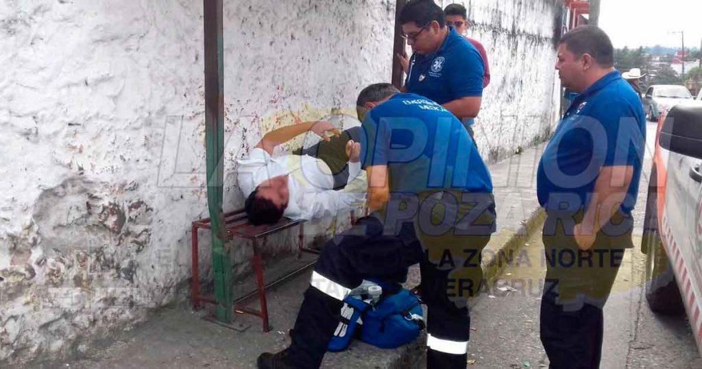 Taxista sufrió una descompensación en la base de carros en Tlapacoyan