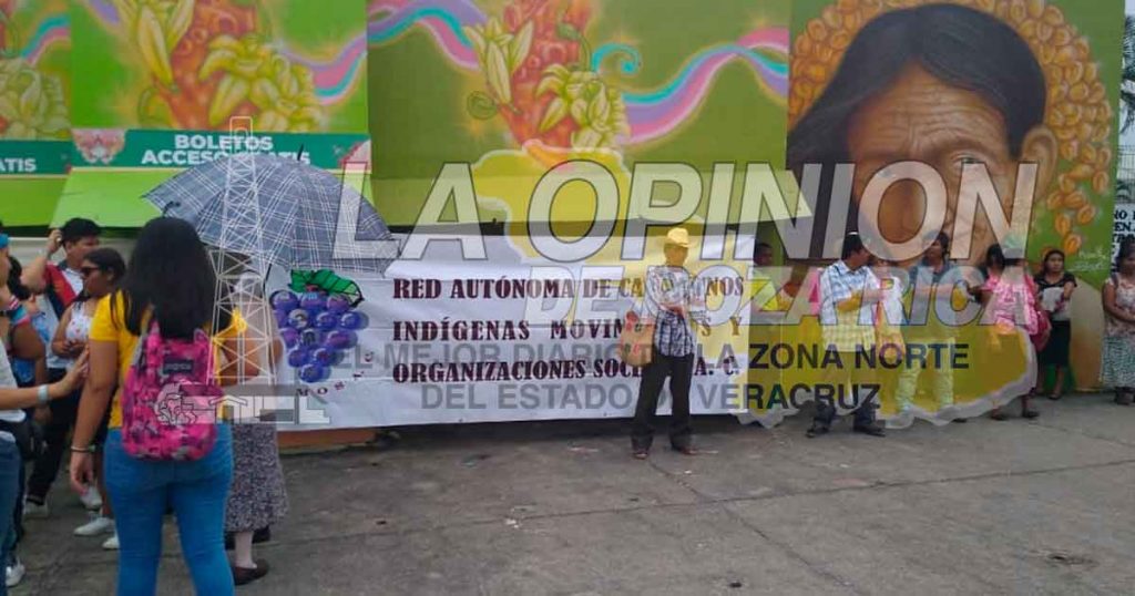 Tensión en el parque temático Takilsukutl, protestan por la falta de apoyos