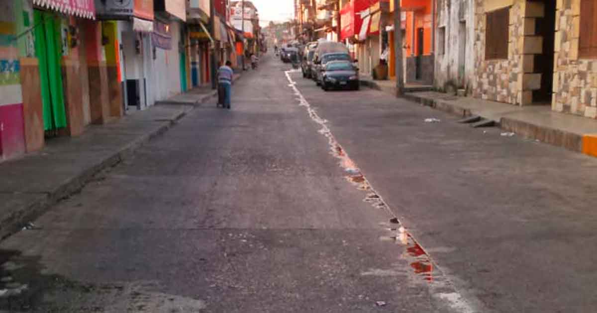 Tlapacoyan amanece sin puestos de tianguis sabatino