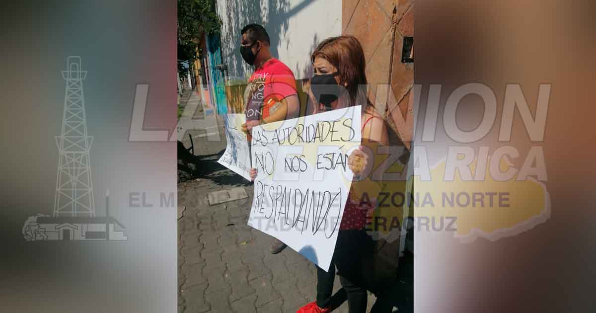 Trabajadores de la SEV se manifestaron en Coatepec