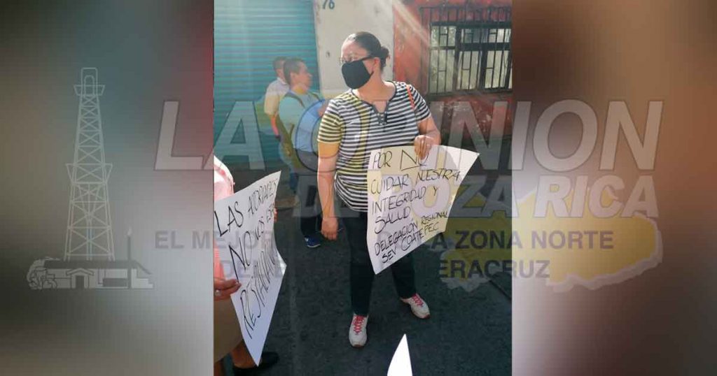 Trabajadores de la SEV se manifestaron en Coatepec