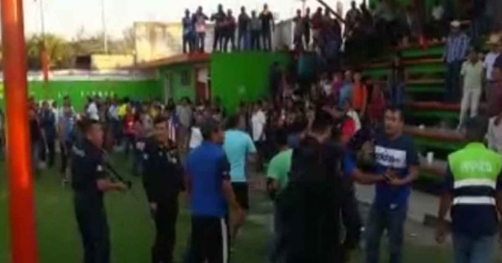 Venta de cerveza en campos deportivos pone en peligro a los asistentes