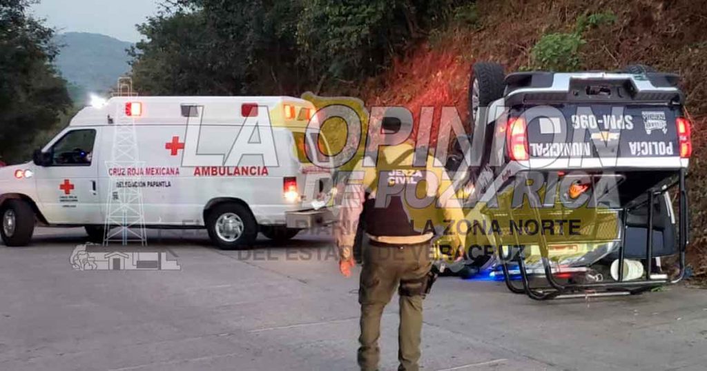 Vuelca patrulla de la Policía Municipal