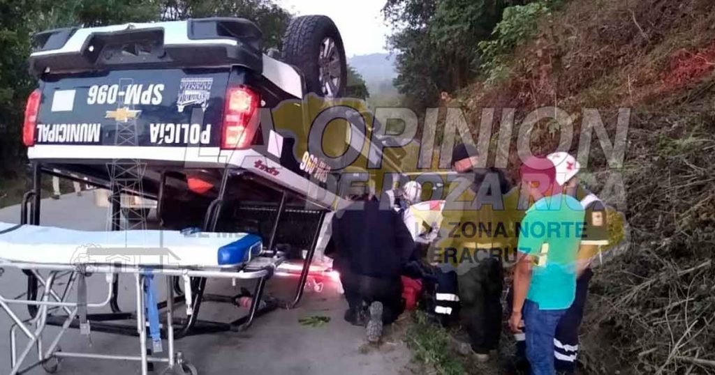 Vuelca patrulla de la Policía Municipal