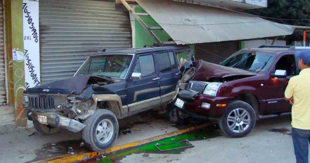 Carambolazo en el bulevar Álamo-Ídolo