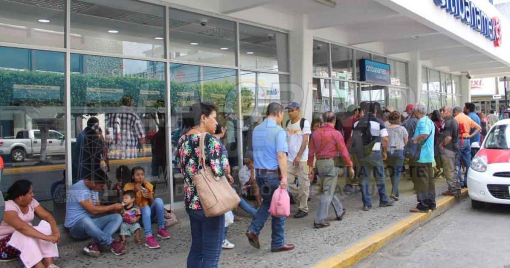 Bancos implementan estrategias para evitar aglomeraciones