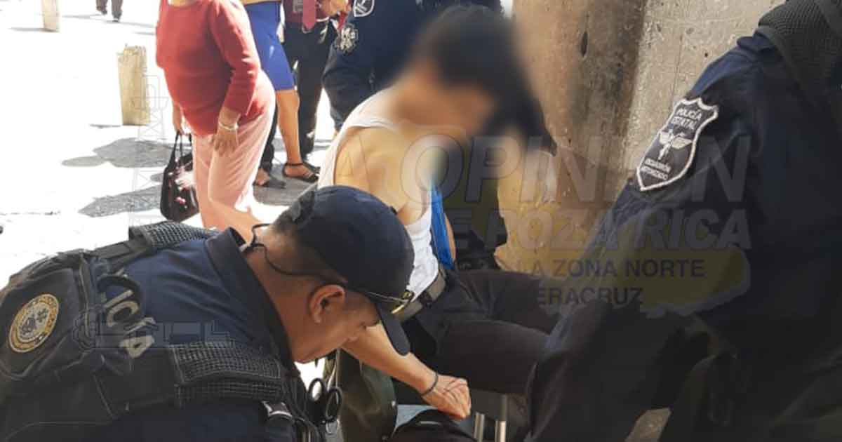 Otra de taxistas: joven ciclista choca contra portezuela mal abierta