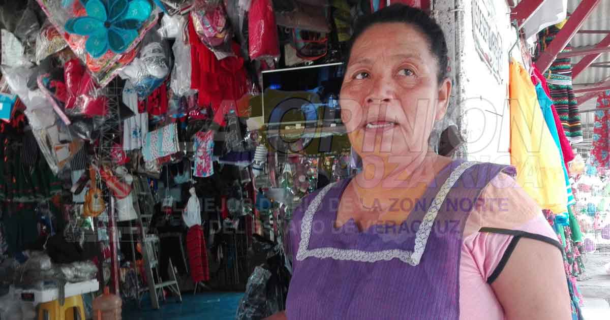 Contingencia golpea a comerciantes que viven al día