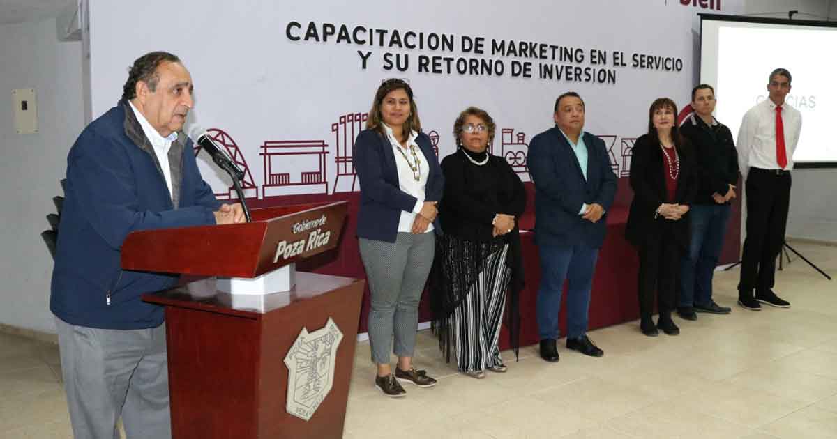Capacita a hoteleros y restauranteros en Marketing